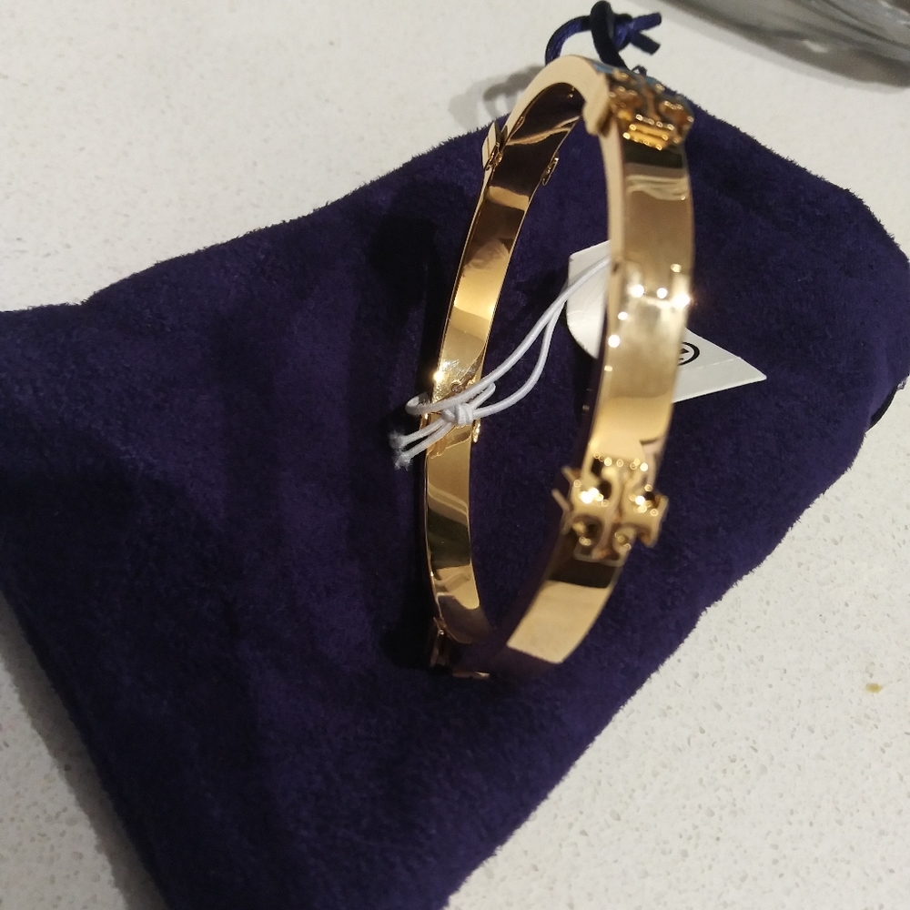 Tory Burch Gold Bracelet size Medium